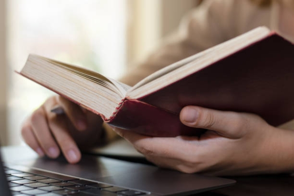 Издательства повысили цены на бумажные книги
Издательства повысили цены на бумажные книги