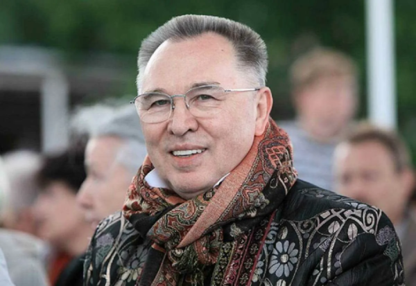 Ушёл из жизни модельер Вячеслав Зайцев
Ушёл из жизни модельер Вячеслав Зайцев