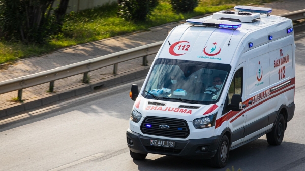 В турецкой Аланье спасли туриста-парашютиста из Польши, упавшего на скалы В турецкой Аланье спасли туриста-парашютиста из Польши, упавшего на скалы