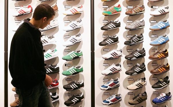 «Коммерсантъ» узнал о возможной передаче Adidas в России иностранцам
«Коммерсантъ» узнал о возможной передаче Adidas в России иностранцам