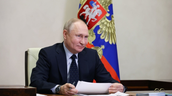 Путин: в России есть много ниш, где есть хорошие руки Путин: в России есть много ниш, где есть хорошие руки