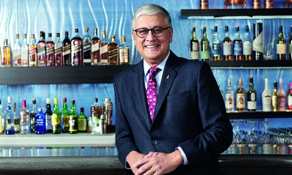 Умер бывший глава производителя алкогольных напитков Diageo
Умер бывший глава производителя алкогольных напитков Diageo