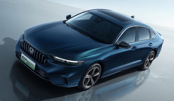 Седан Honda Inspire дебютировал с новой гибридной системой Седан Honda Inspire дебютировал с новой гибридной системой