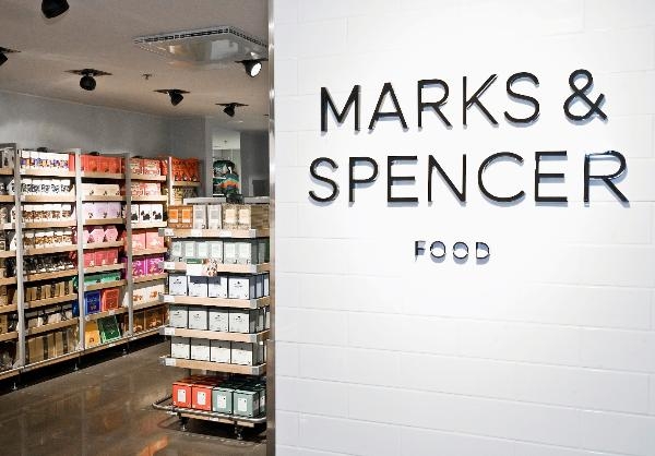 Marks & Spencer откажется от маркировки срока годности на молоке для сокращения отходов
Marks & Spencer откажется от маркировки срока годности на молоке для сокращения отходов