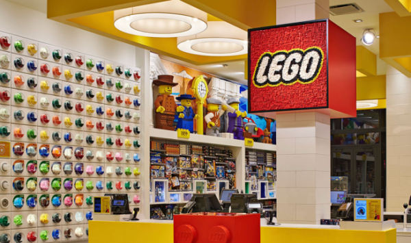 Компания Lego сохранила юрлицо в России, но работу пока не возобновляет
Компания Lego сохранила юрлицо в России, но работу пока не возобновляет