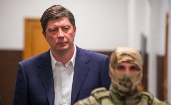 Суд взыскал с экс-владельца «Югры» и подконтрольных ему юрлиц ₽180 млрд
Суд взыскал с экс-владельца «Югры» и подконтрольных ему юрлиц ₽180 млрд