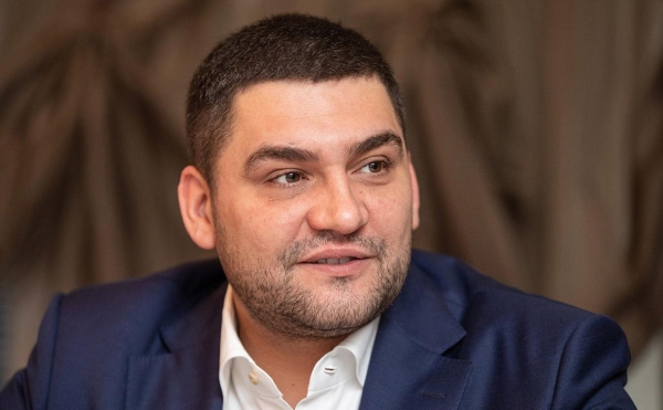 «ИКС Холдинг» назвал причину смерти главы компании
«ИКС Холдинг» назвал причину смерти главы компании