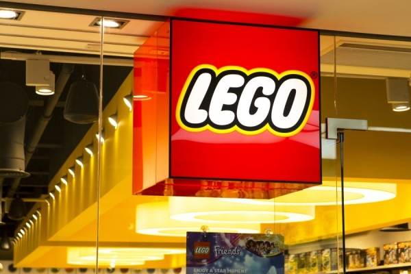 Дайджест 28.08-03.09: Тимати и Пинский купили Domino’s Pizza, Lego отчитался о рекордном падении прибыли, X5 защищает в суде свои бренды «Зелёная линия» и «Шеф Перекрёсток» Дайджест 28.08-03.09: Тимати и Пинский купили Domino’s Pizza, Lego отчитался о рекордном падении прибыли, X5 защищает в суде свои бренды «Зелёная линия» и «Шеф Перекрёсток»