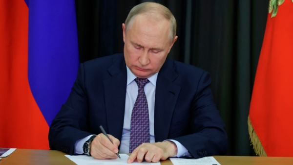 Путин дал ряд поручений по итогам дальневосточного совещания Путин дал ряд поручений по итогам дальневосточного совещания