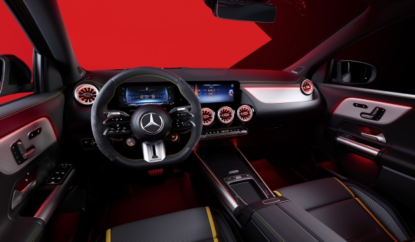 Обновлен самый мощный Mercedes GLA Обновлен самый мощный Mercedes GLA