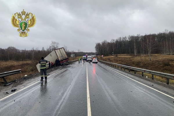 Среди раненых двое детей и депутат. На Каширском шоссе произошло ДТП с четырьмя машинами Среди раненых двое детей и депутат. На Каширском шоссе произошло ДТП с четырьмя машинами