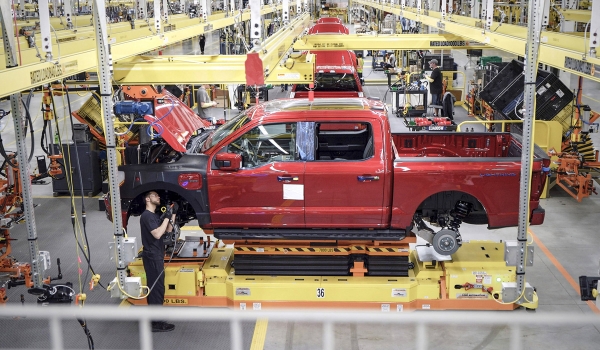 Ford сокращает производство электромобилей Ford сокращает производство электромобилей